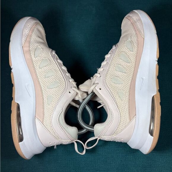 Size 6.5 - Women’s Nike Air Ap pink shoes - Picture 6 of 9